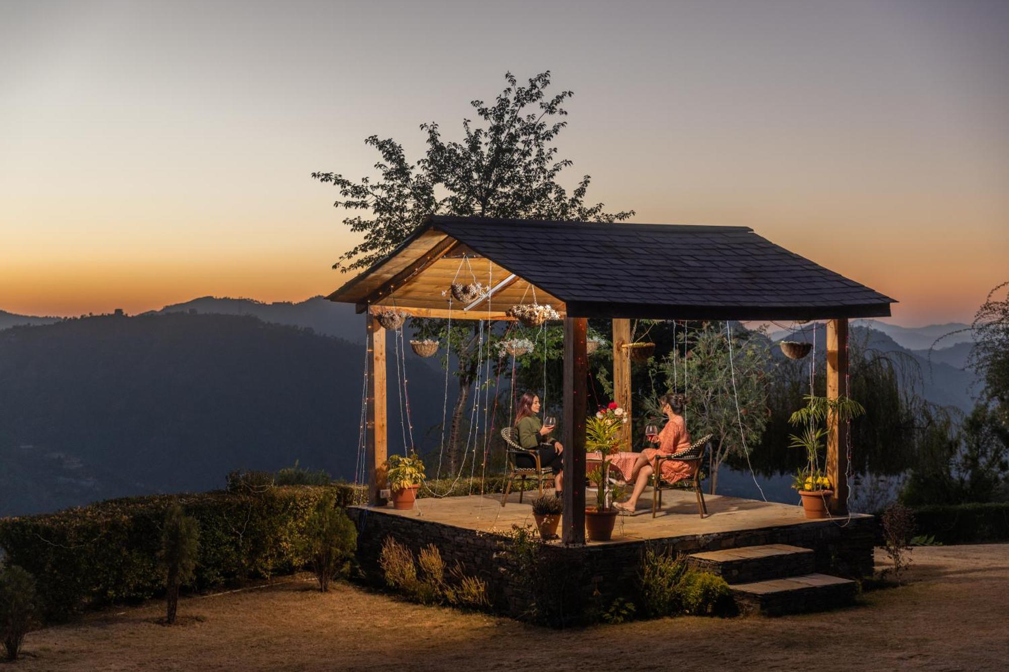 משוברה The Manor Luxury Apartments, Shimla מראה חיצוני תמונה